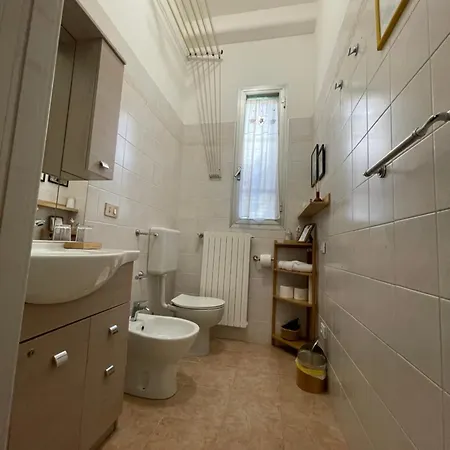 Oxalis アパート ボローニャ