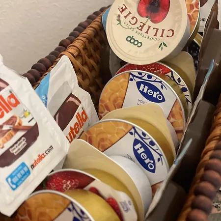 Oxalis アパート ボローニャ